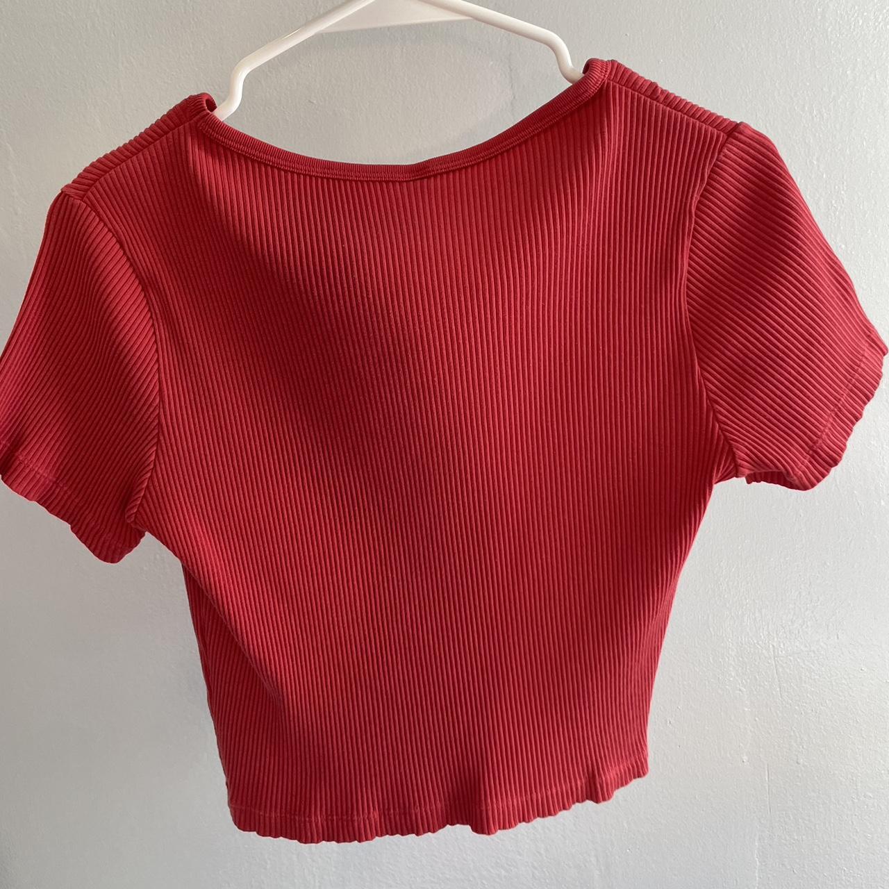 Uniqlo Crop Top 💃🏻 Dm For Any Questions Or Concerns 💞 Depop