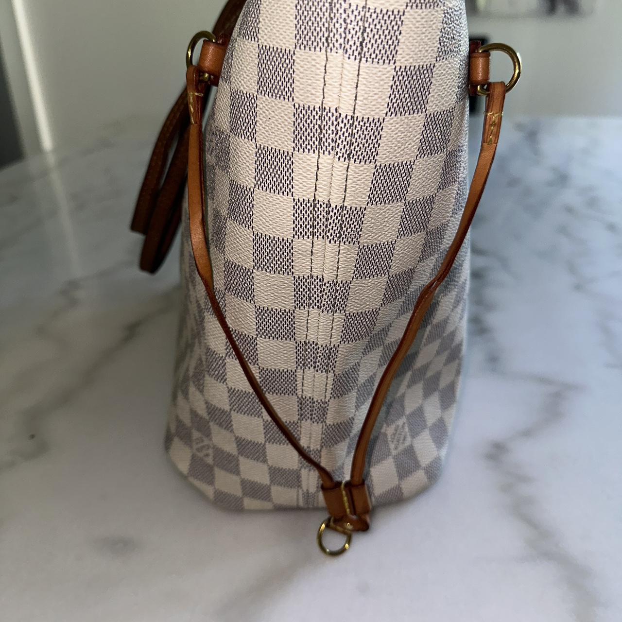 AUTHENTIC Louis Vuitton Totally in MM size. Good - Depop
