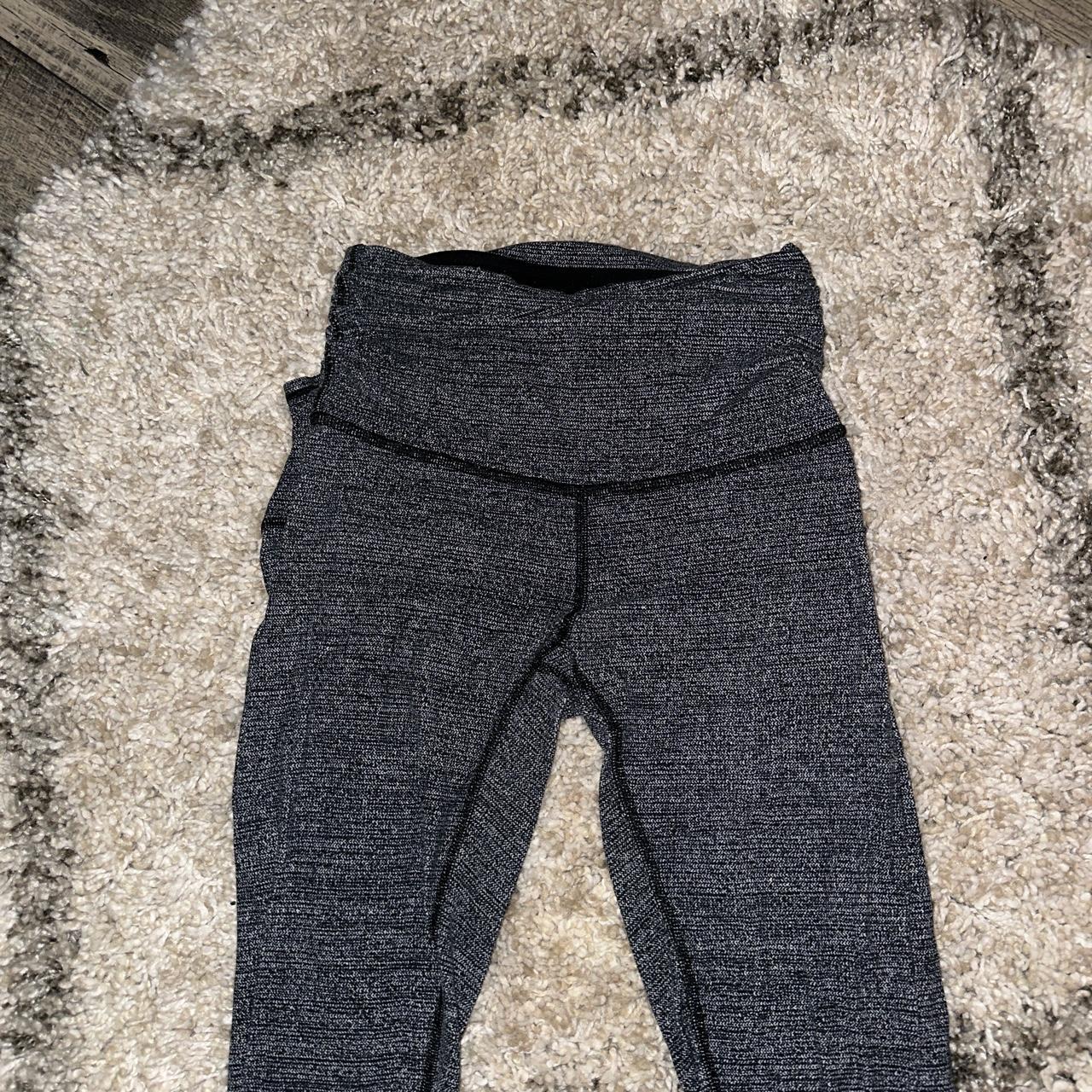 Grey lululemon leggings - Size 2 - Has heel - Depop