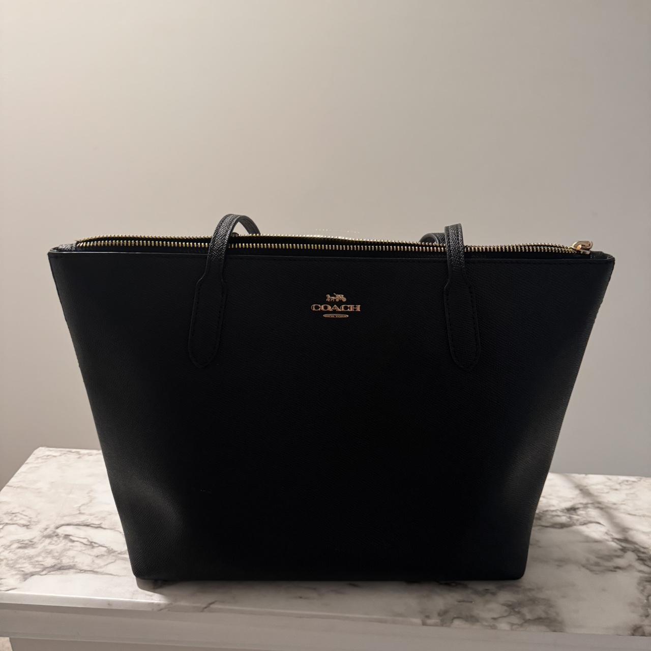 coach tote bag with zipper Depop