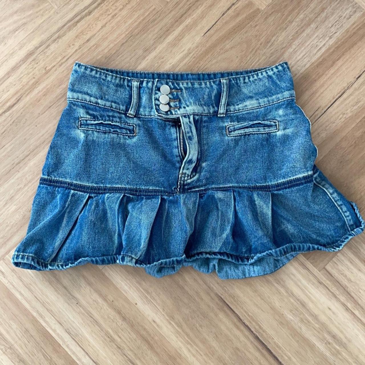 Mini y2k ruffle denim skirt worn once, its too... - Depop