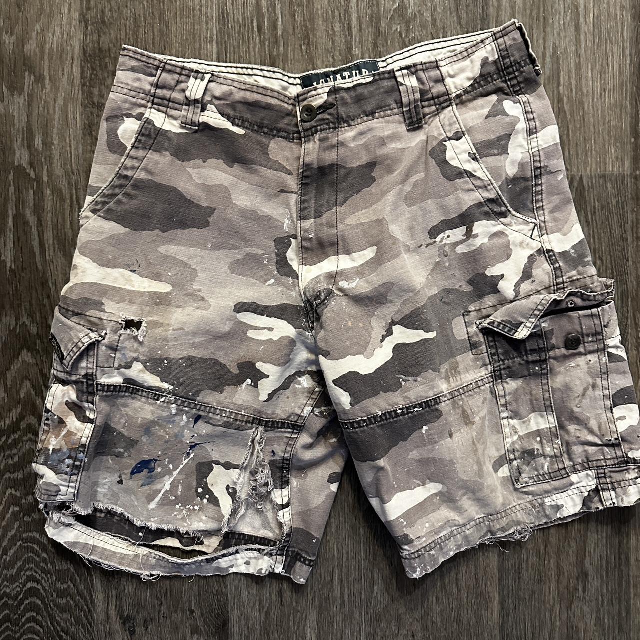 Camo levi shorts on sale