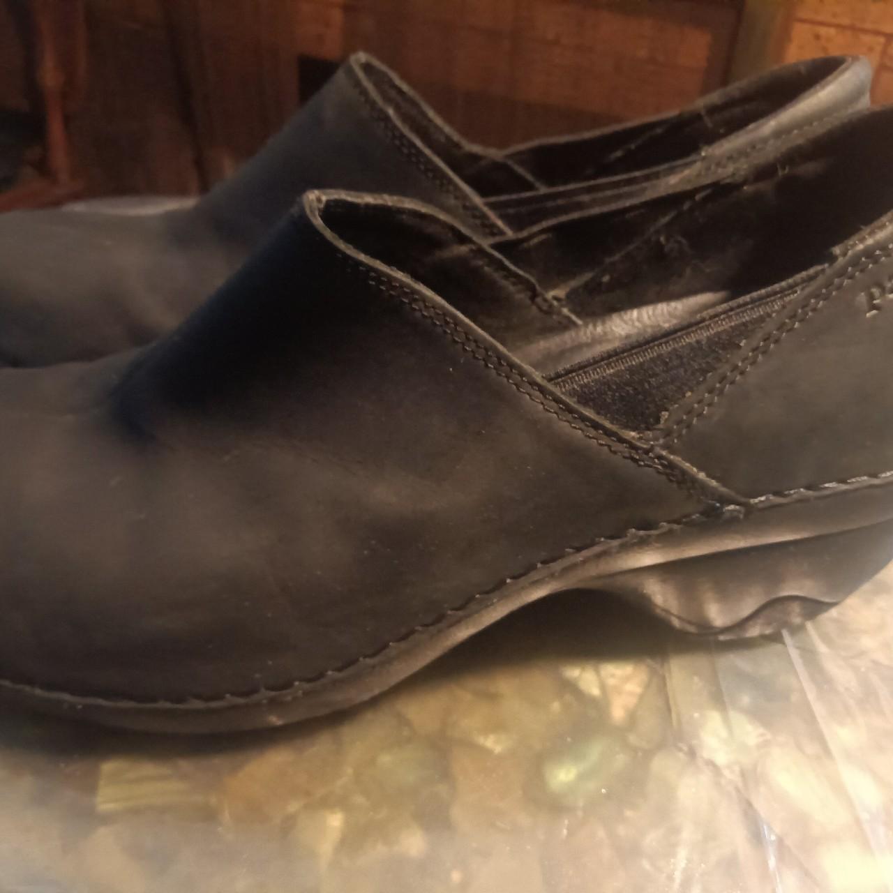 Patagonia Women s Leather Clogs Slip on Shoes Black. Depop