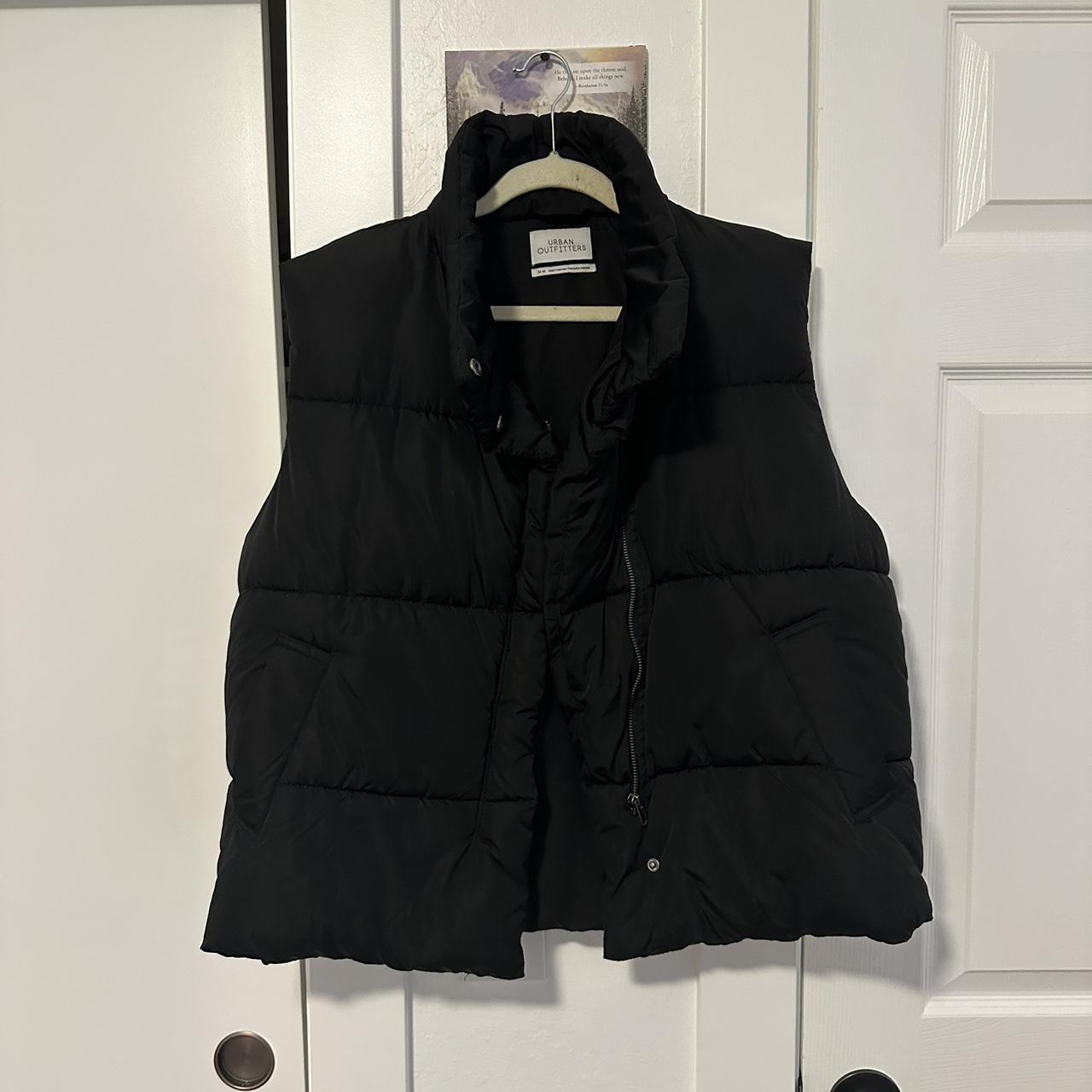 Urban Outfitters Puffy Vest Size M Oversized fit - Depop