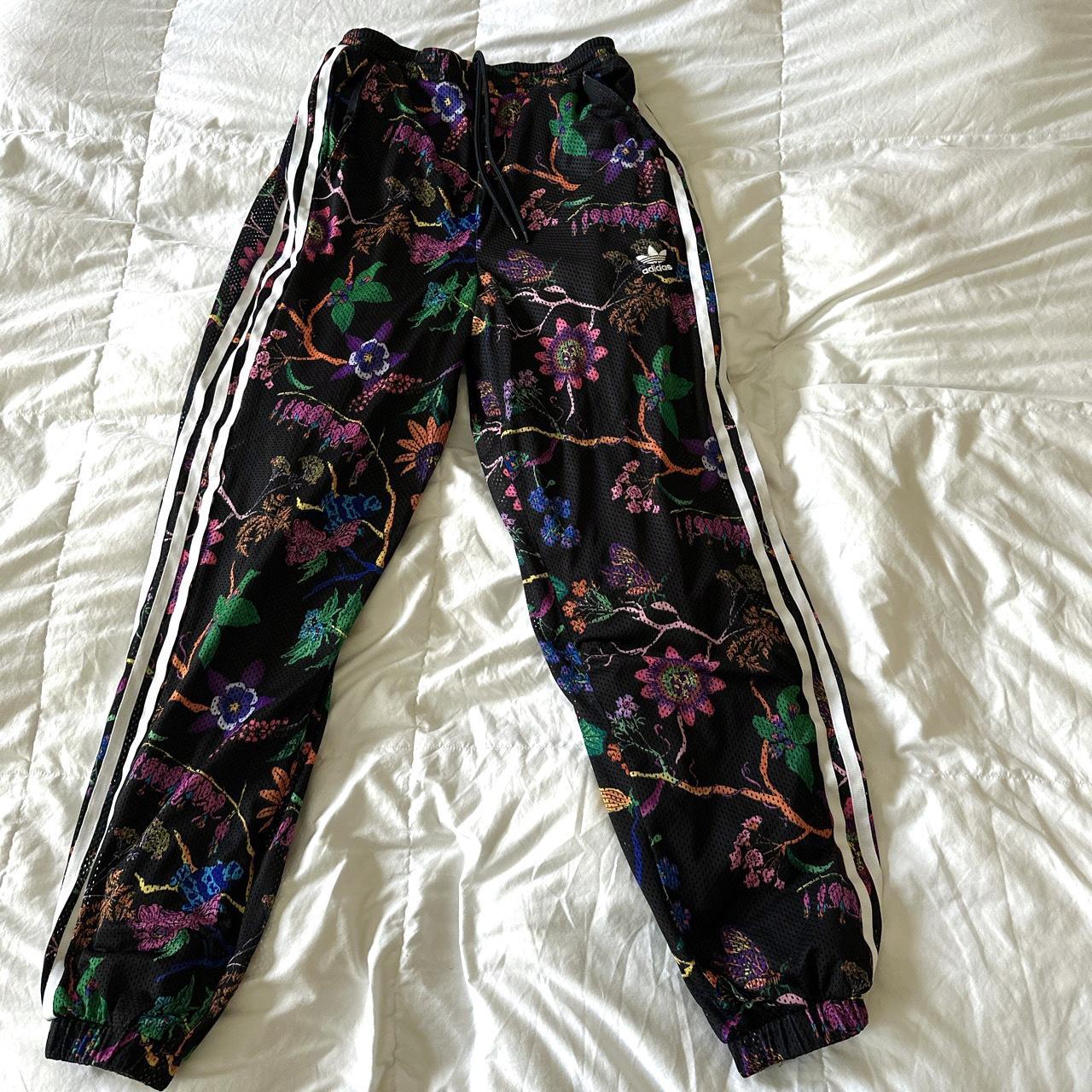 Adidas women's floral tracksuit pants outlet black