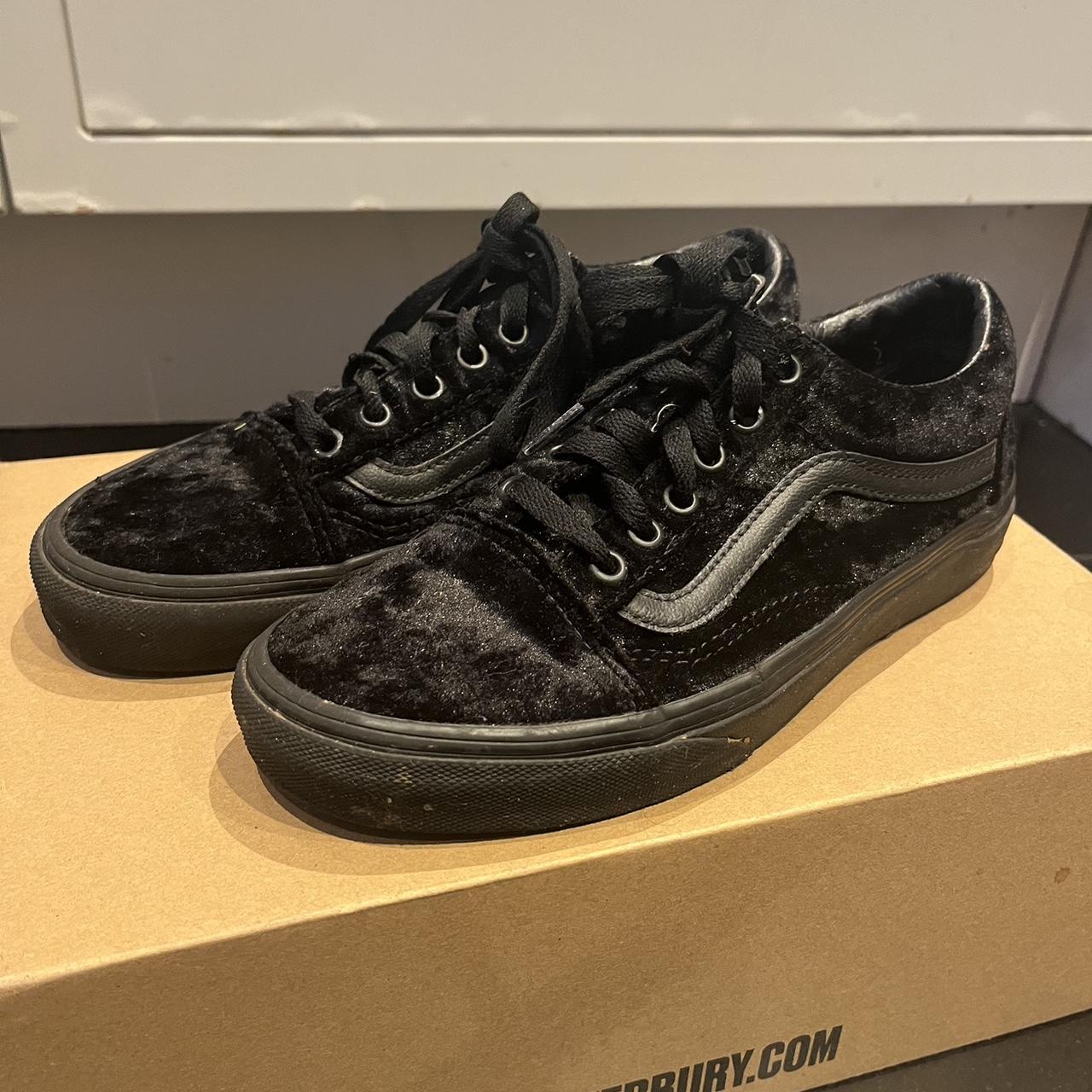 Black velvet 2025 vans womens