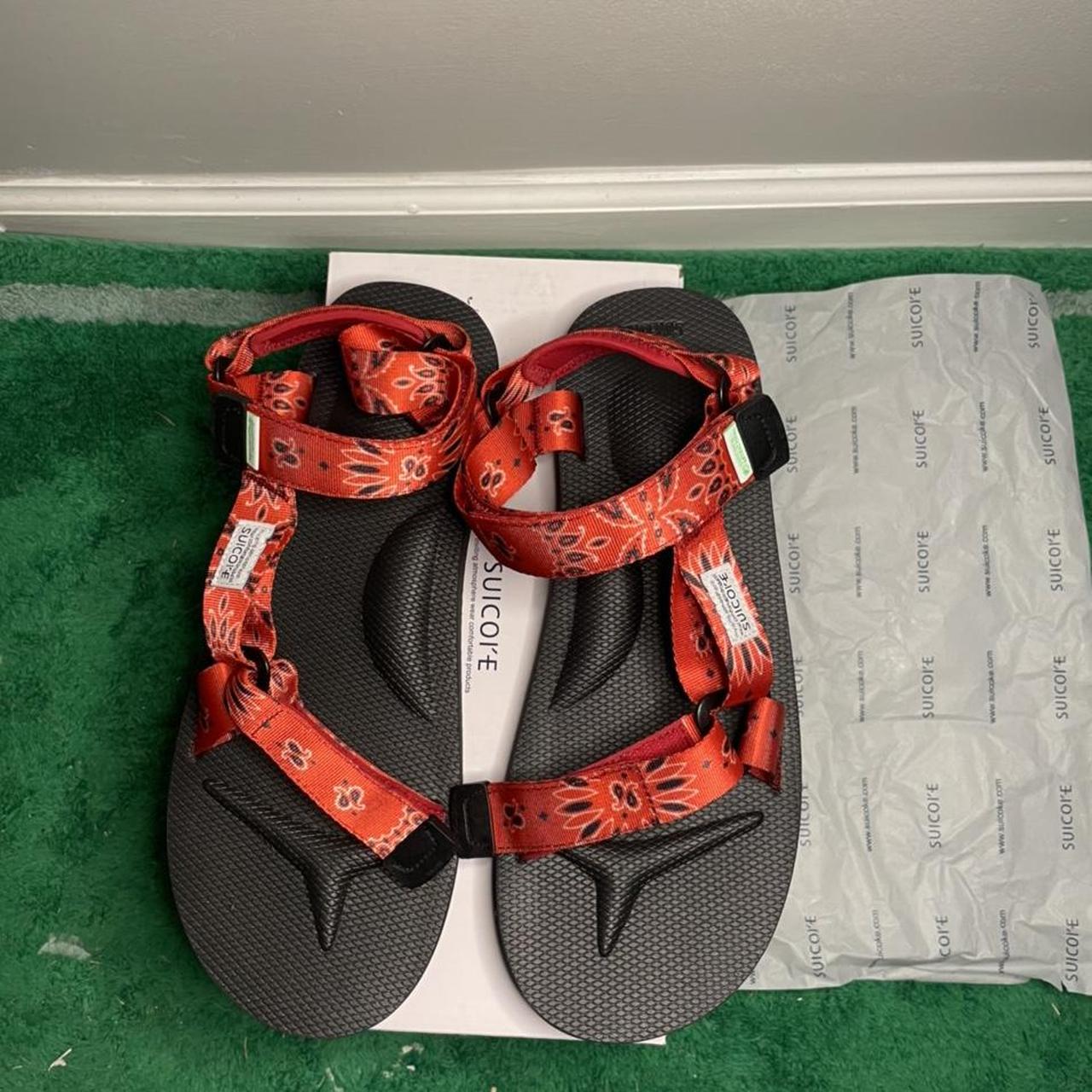 Red store suicoke sandals