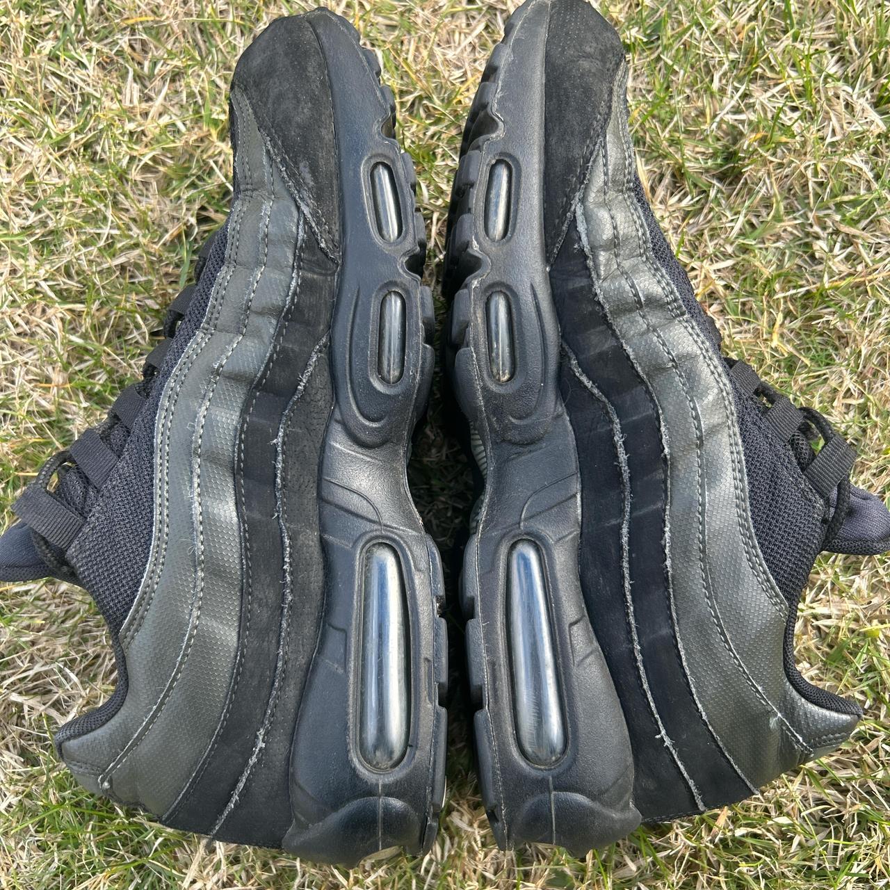 95s black and green