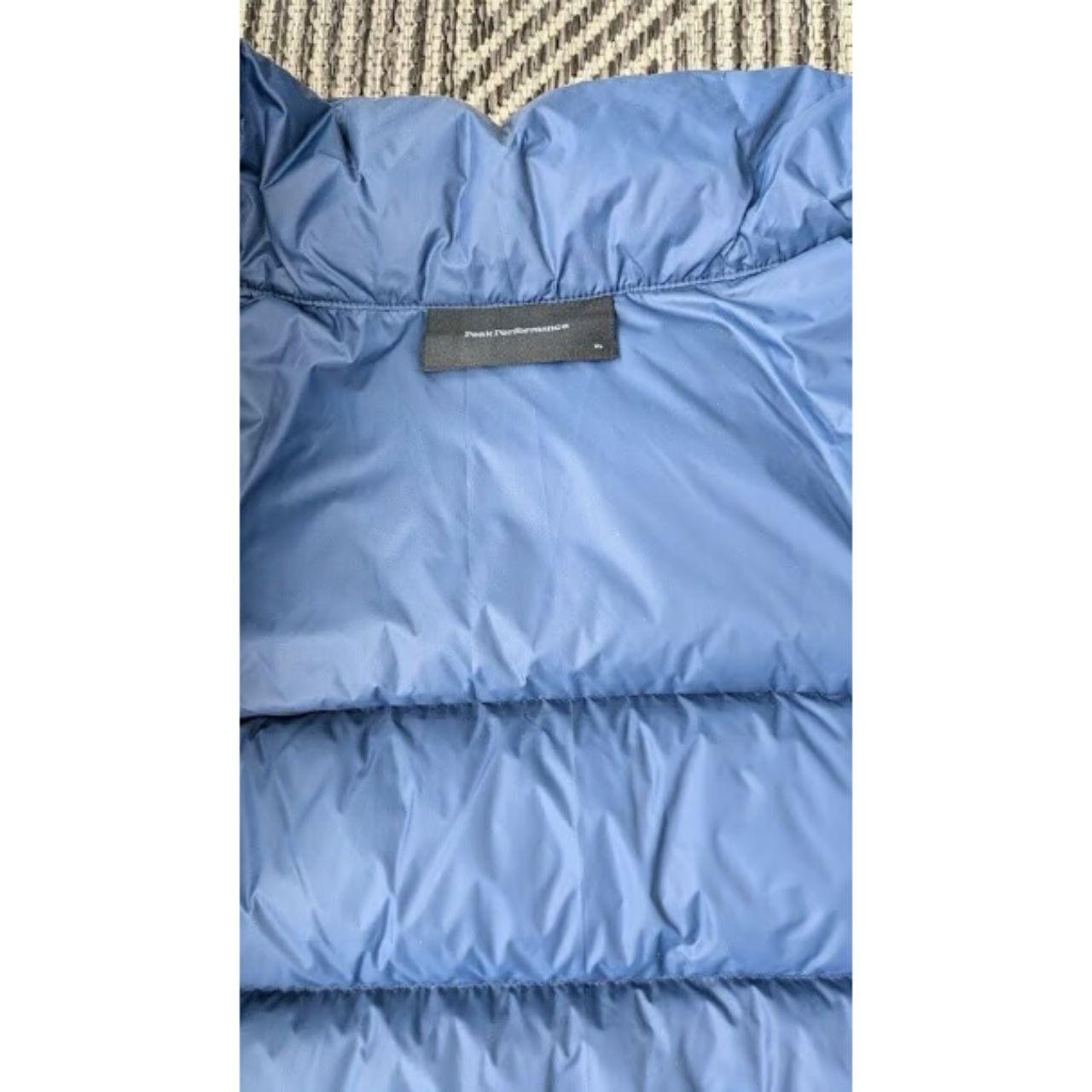 Peak Performance Men's Puffer Jacket - Navy/Blue … - image 7