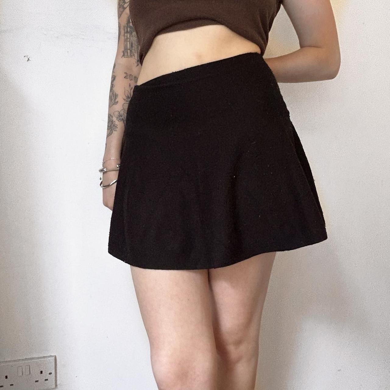 Black skater skirt very early 2000s y2k 90s vibes. Depop