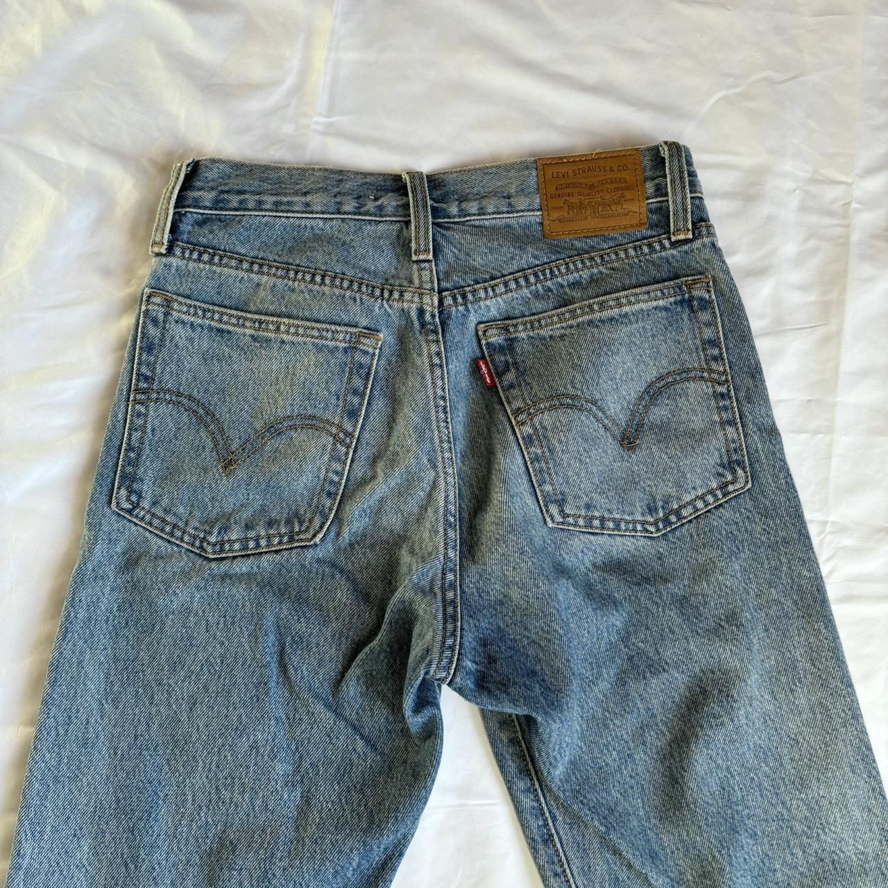 Levis fashion with holes