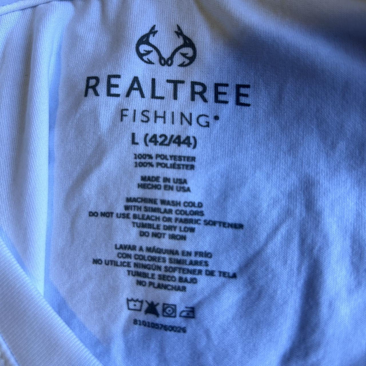 White, Realtree, Fishing Tee - Depop