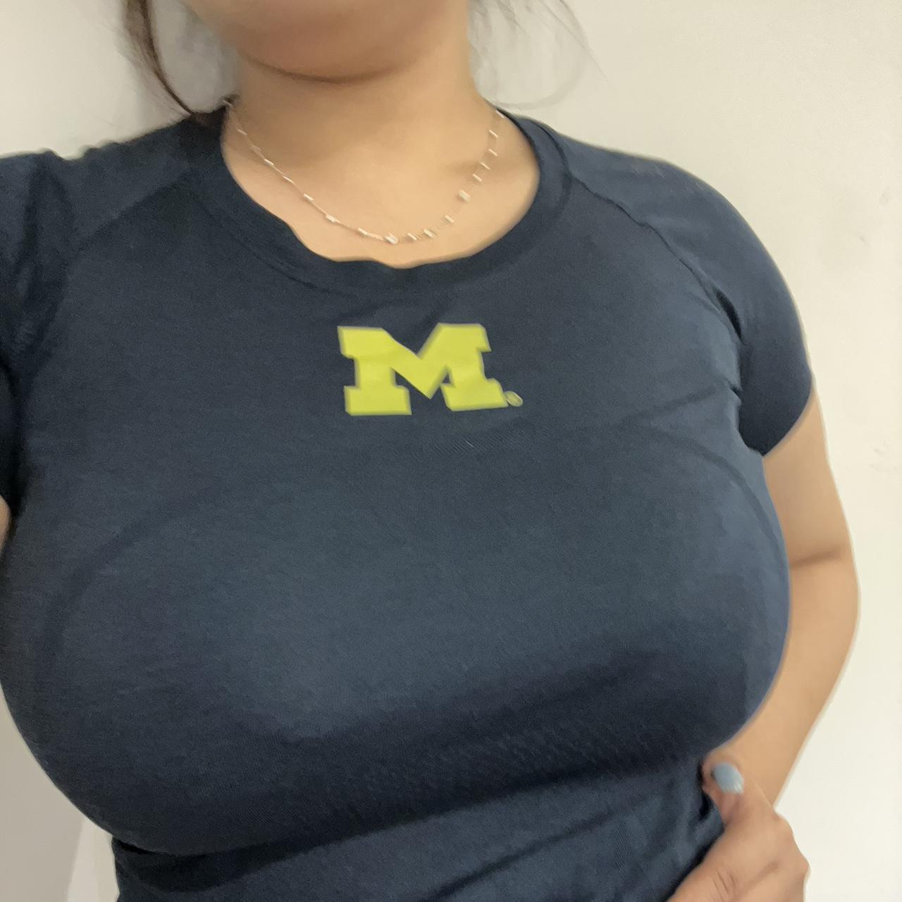 lululemon University of Michigan Women's Navy Swiftly Tech Short Sleeve 2.0  Shirt