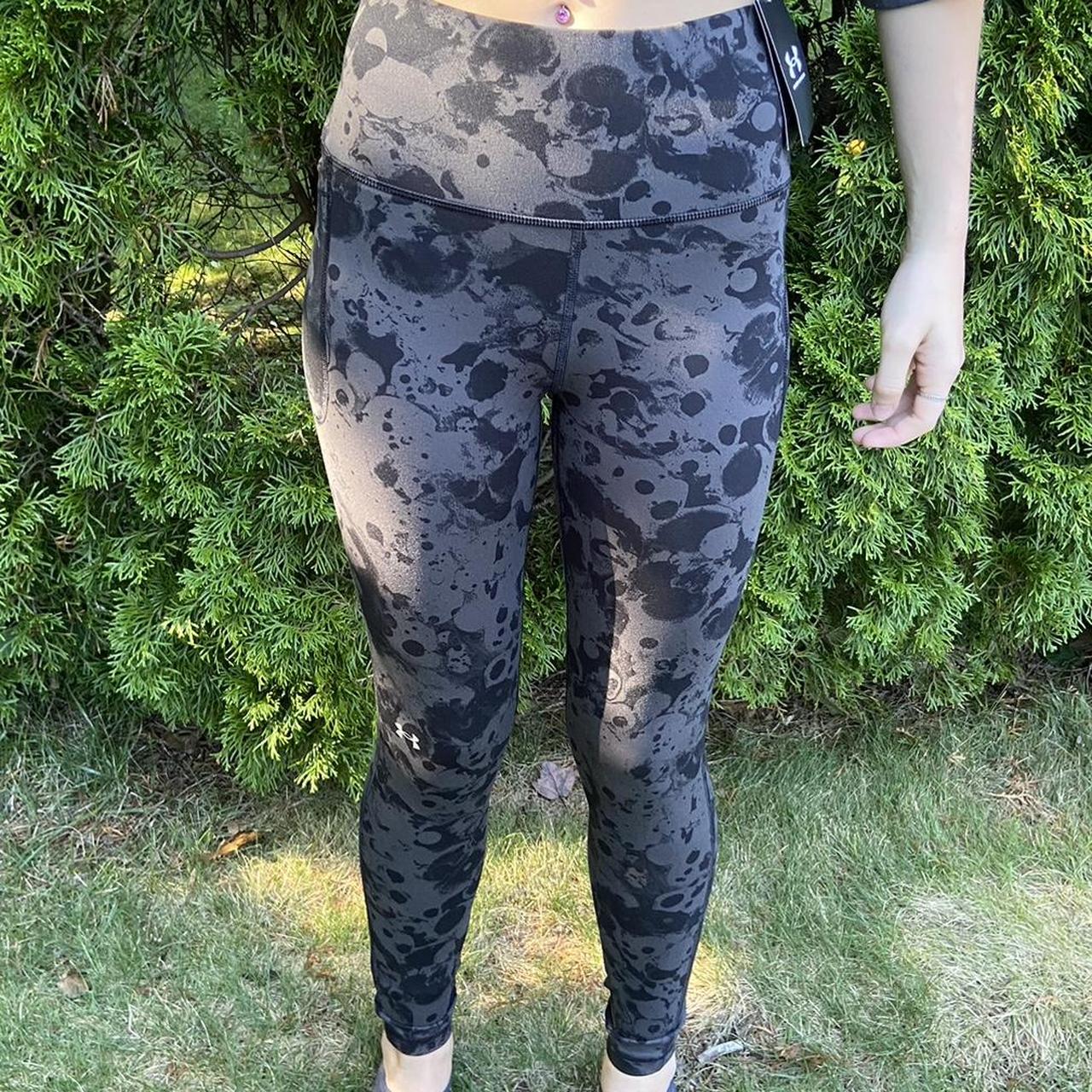 Under Armor High rise leggings!! Never worn! Tags... Depop