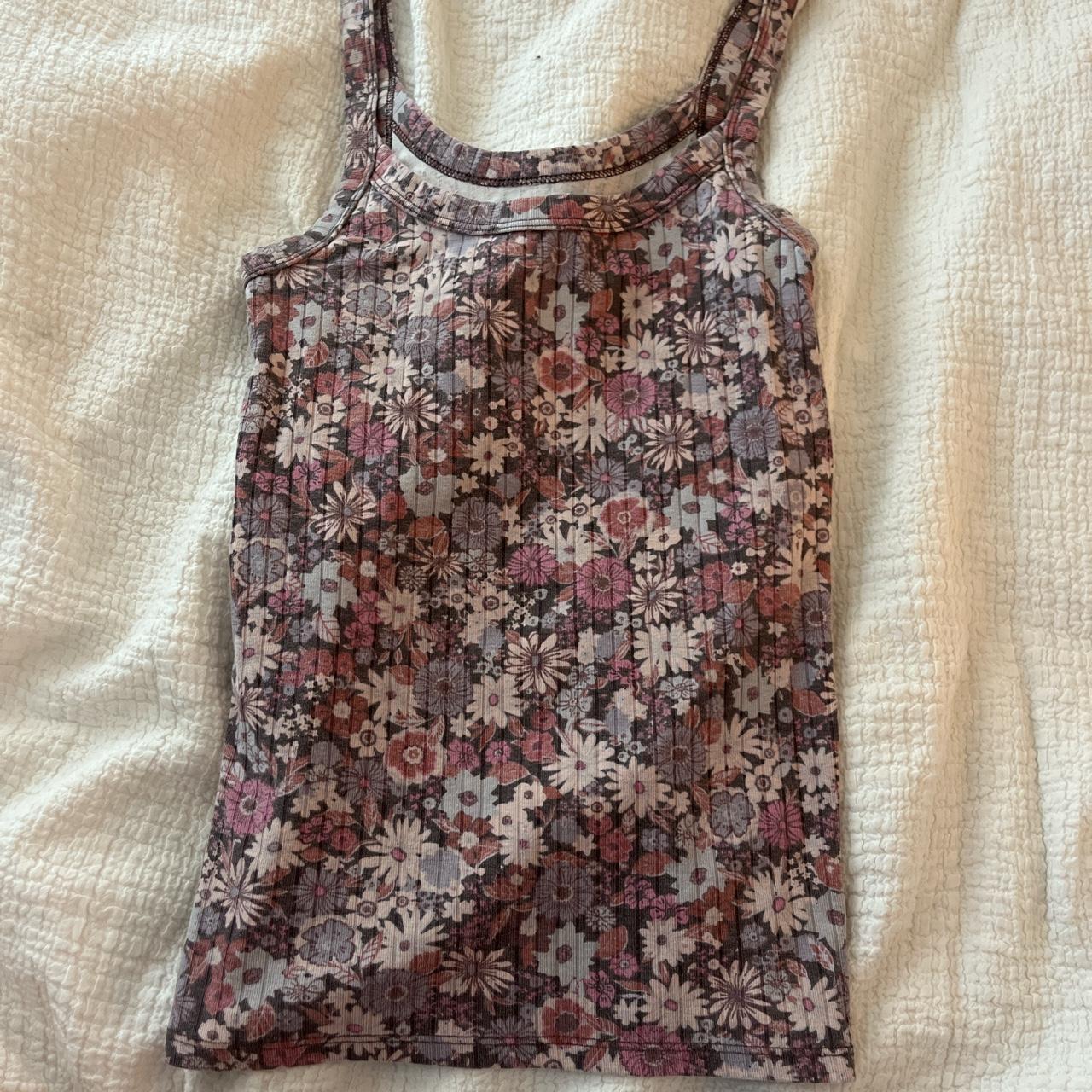 Super cute aerie floral tank top! It’s perfect for... - Depop