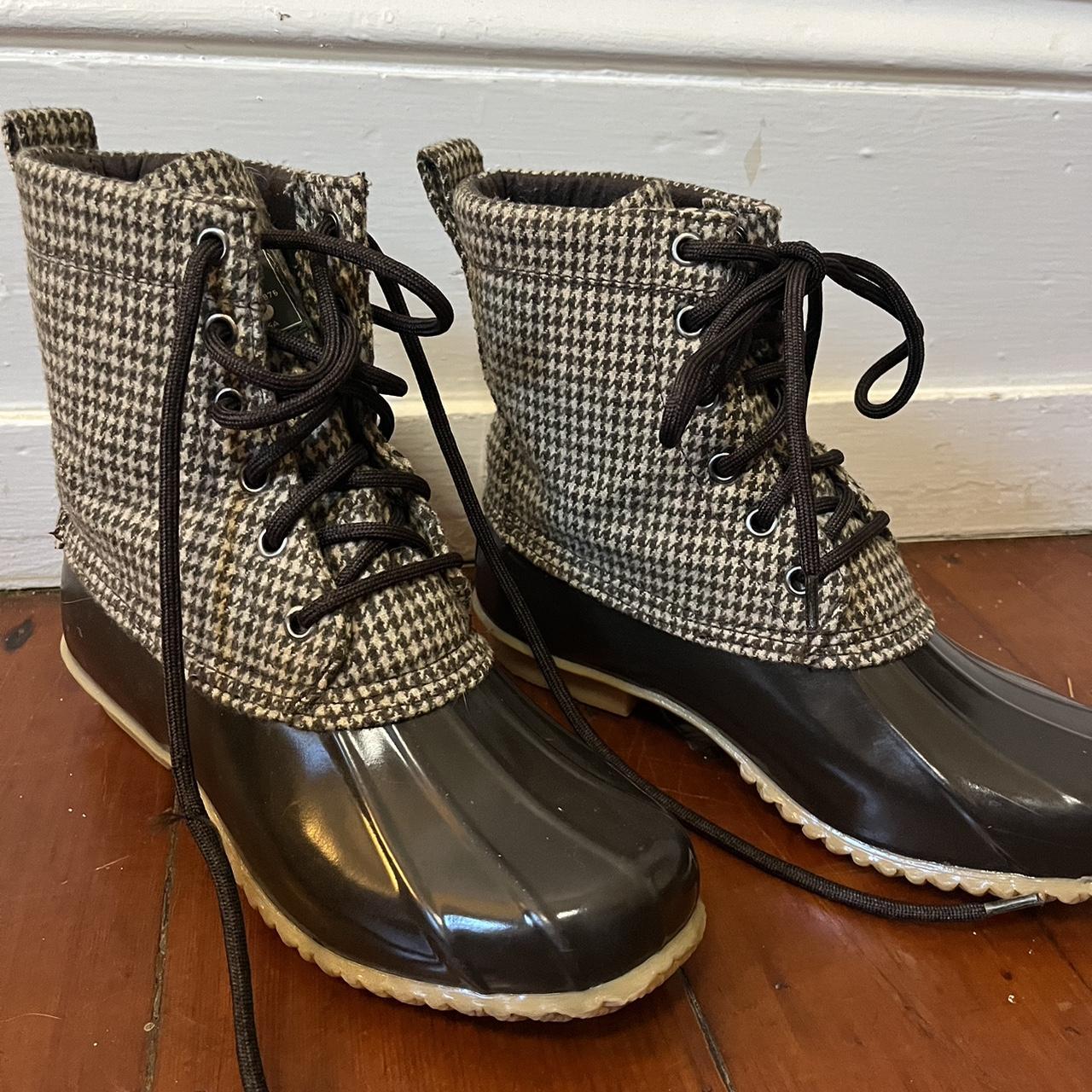 Chocolate brown houndstooth Bass duck boots. Size 7. - Depop