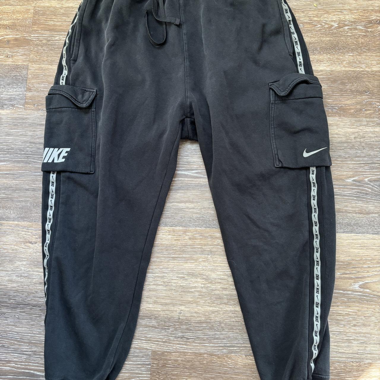 mens nike loose fit sweatpants