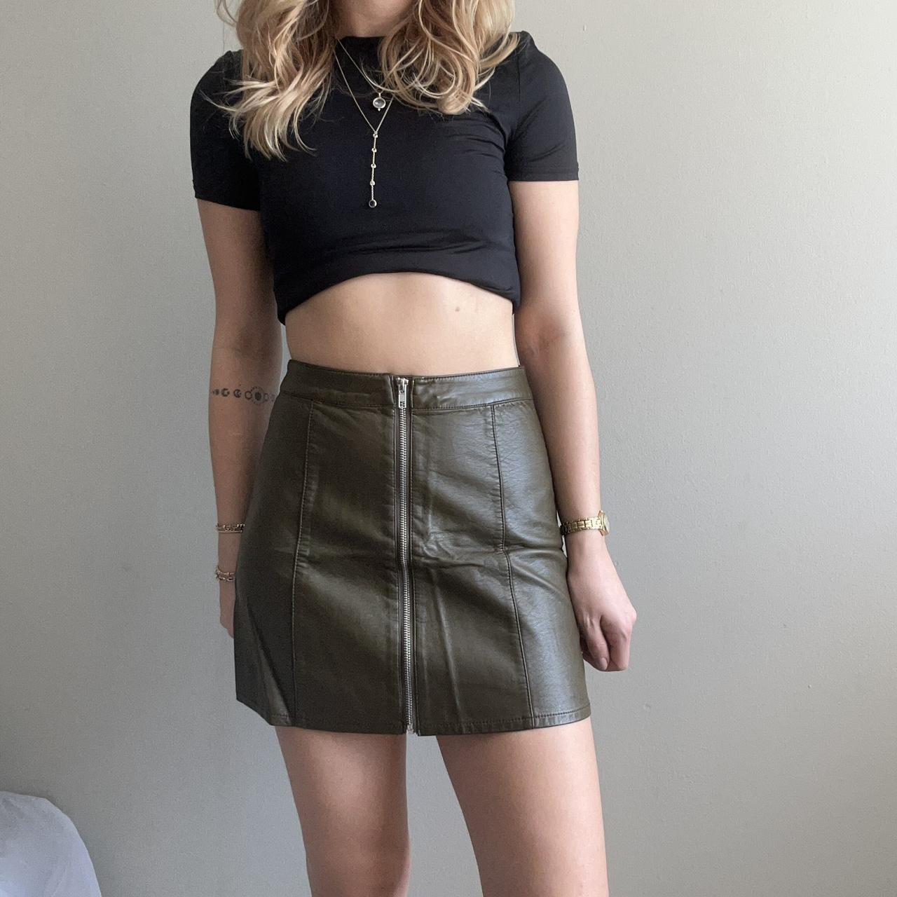 Leather bodycon mini skirt Forever 21 green high