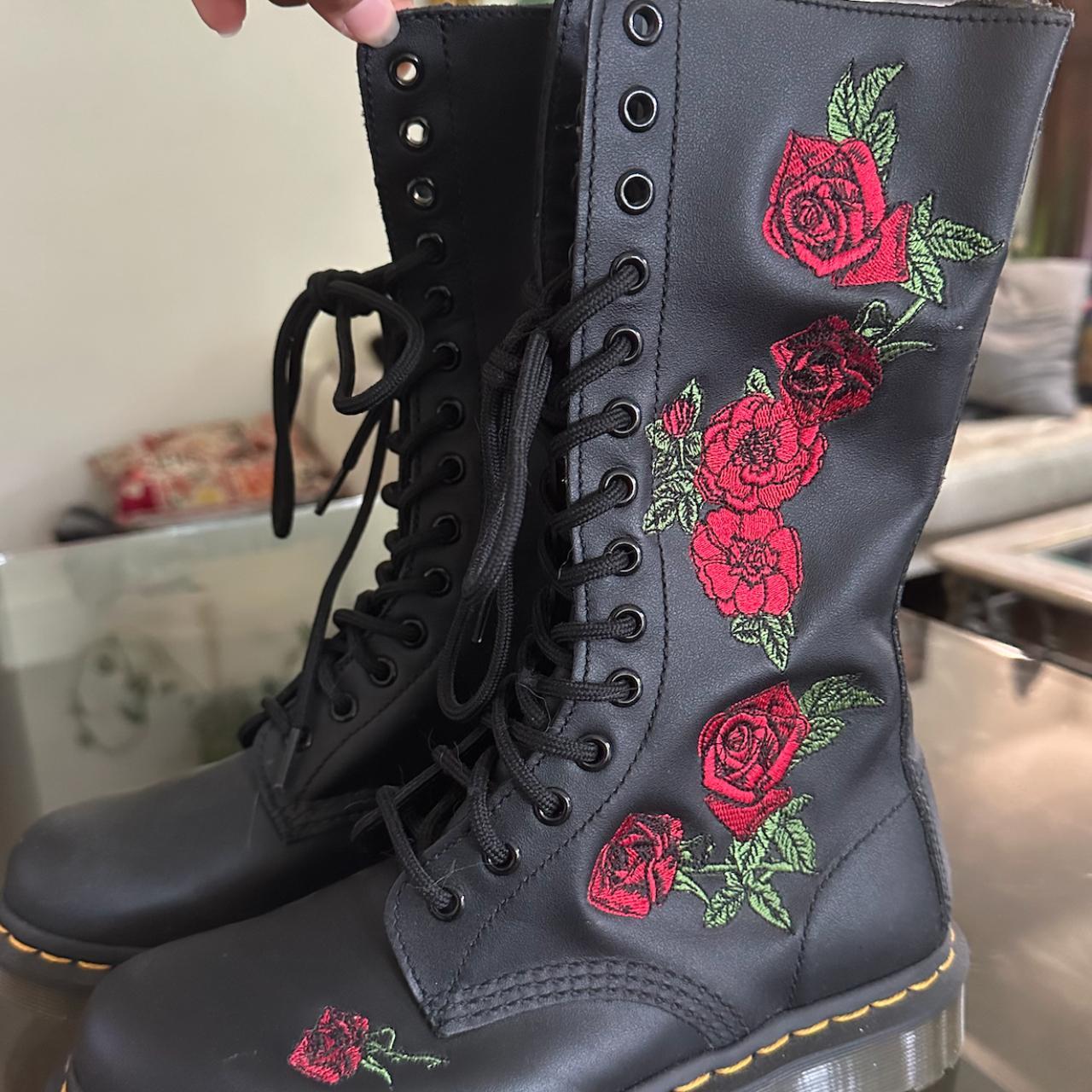 Rose embroidered dr outlet martens