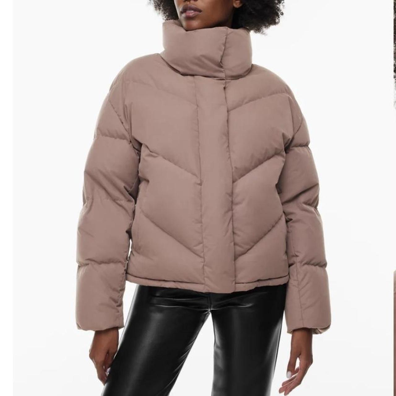 Aritzia wilfred ベージュ ダウンジャケット xxs aritzia wilfred XS cloud puff in stone taupe 💖 | Depop