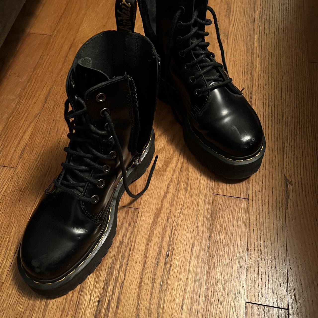 Poshmark dr best sale martens jadon