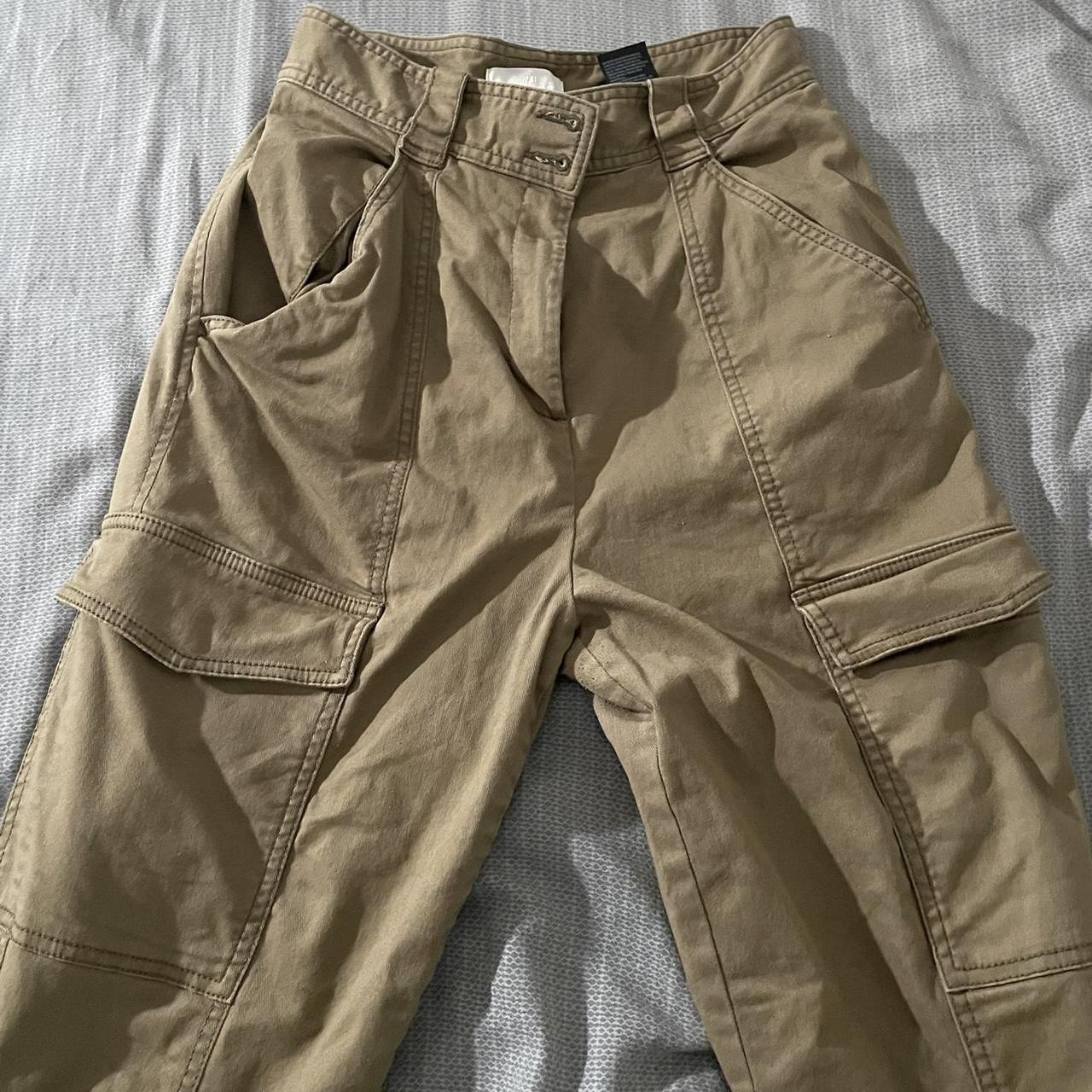 H&M cargo pants. #H&M #pants #cargopants #jeans #sale - Depop