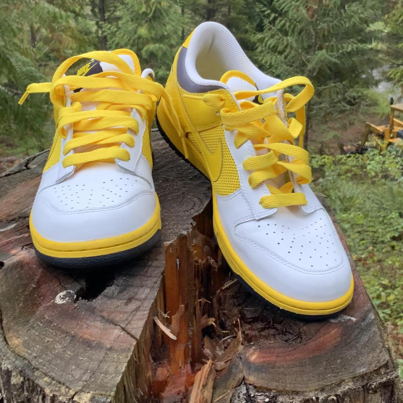 womens yellow dunks