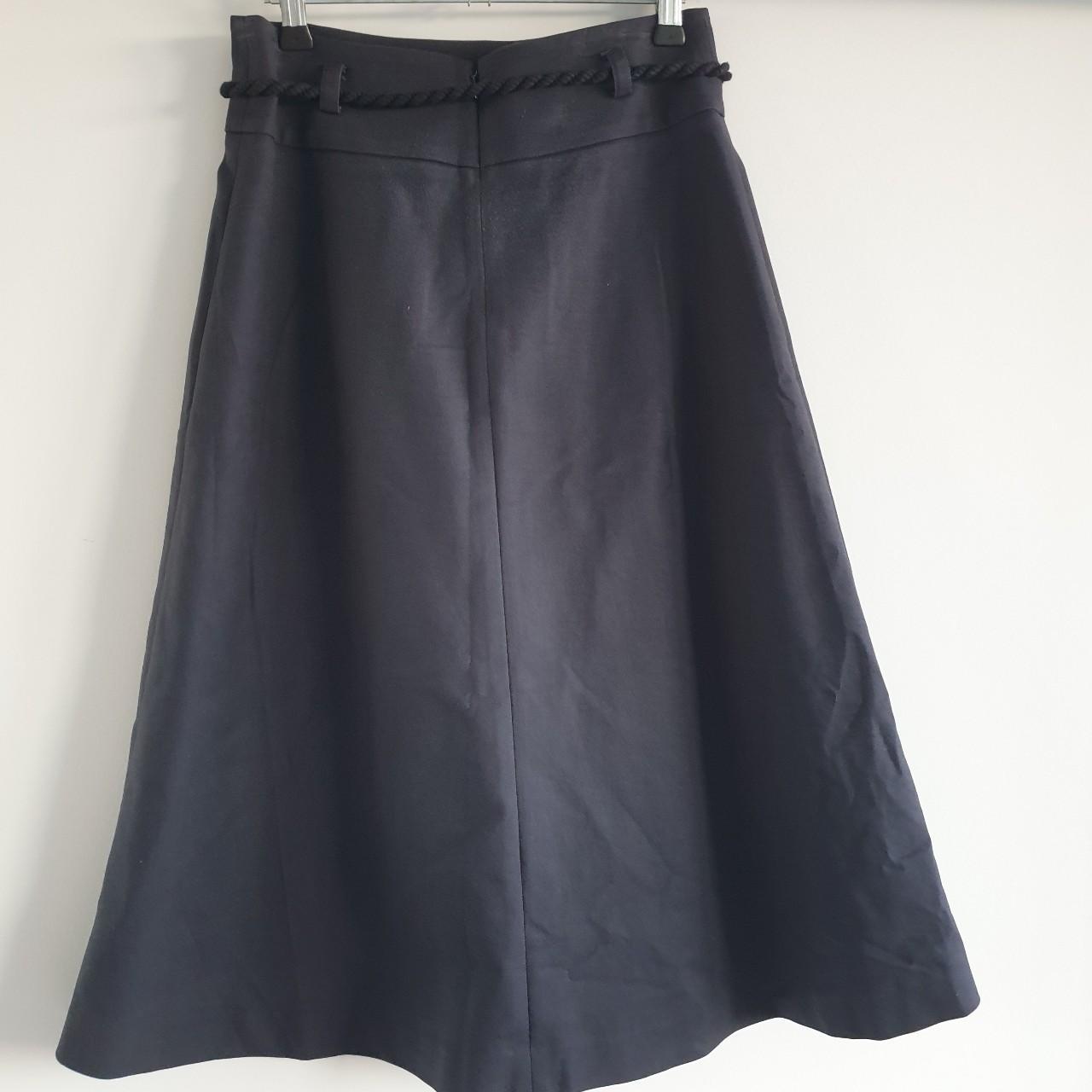 Country Road Size 6 Midi Navy Skirt. Can fit size 8.... - Depop