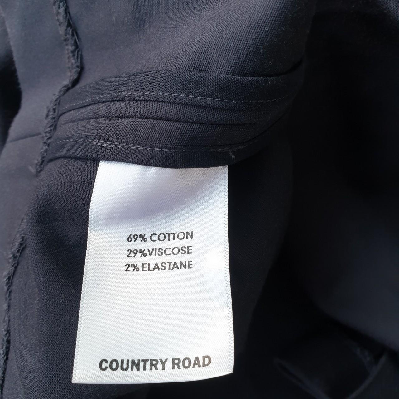 Country Road Size 6 Midi Navy Skirt. Can fit size 8.... Depop