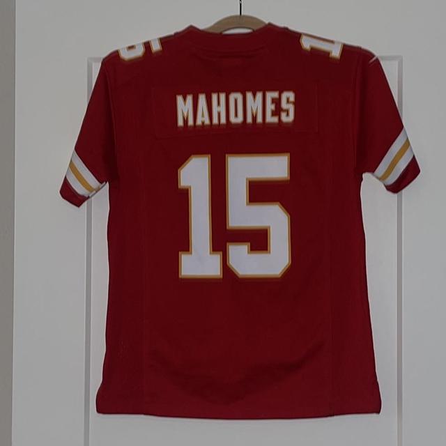 Patrick mahomes jersey Youth XL - Depop