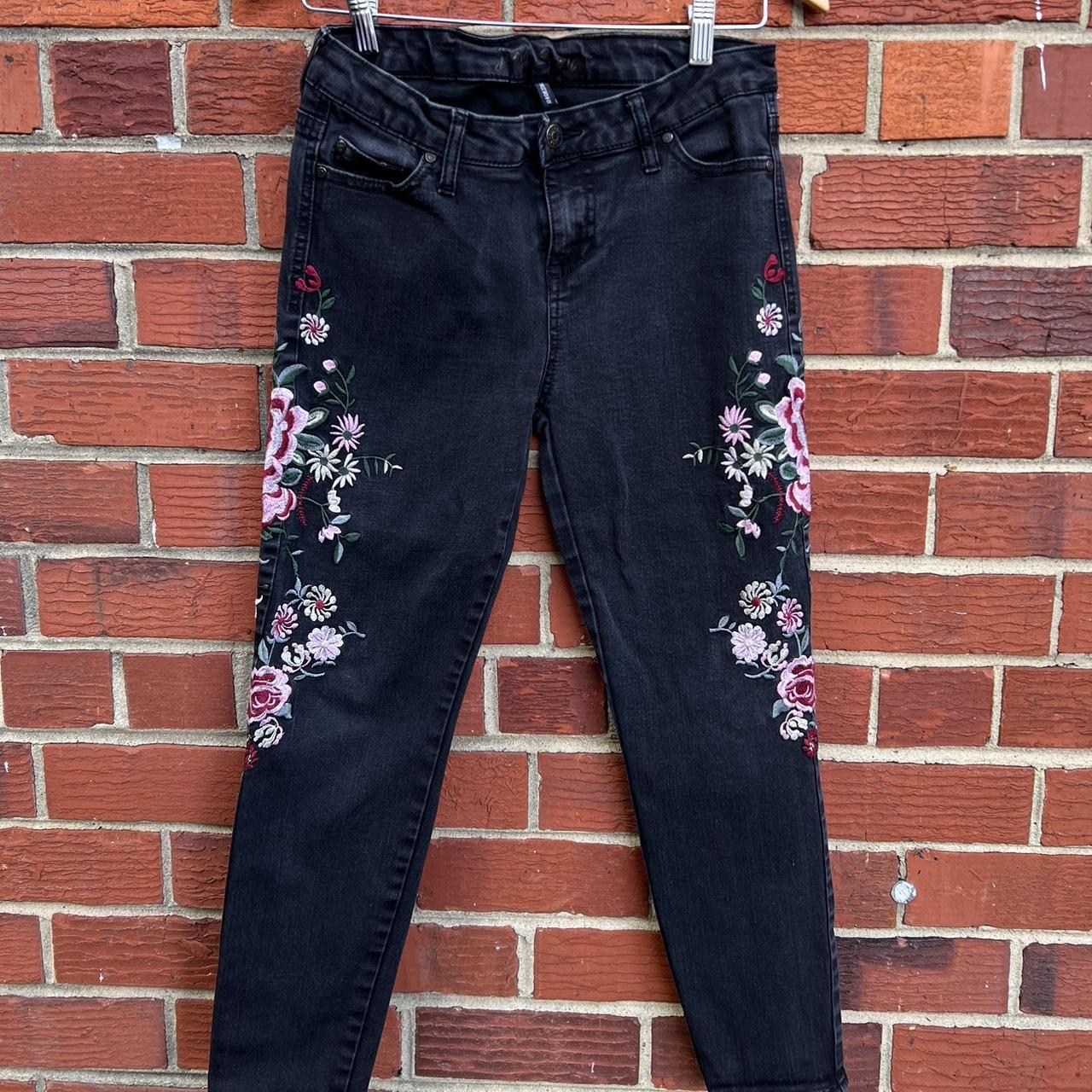 Body Sculpt mid rise ankle skinny floral jeans... - Depop