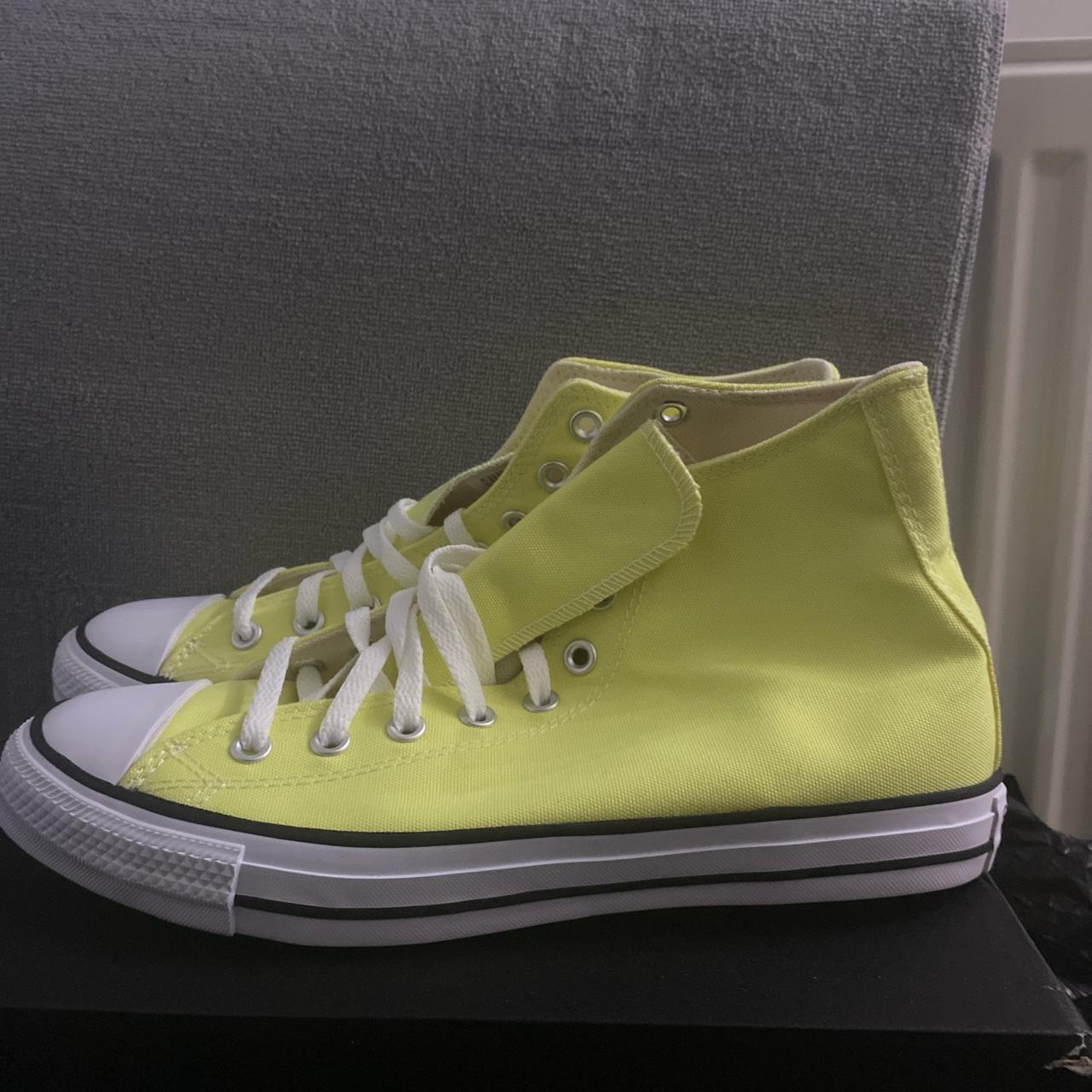 Neon yellow discount converse high tops