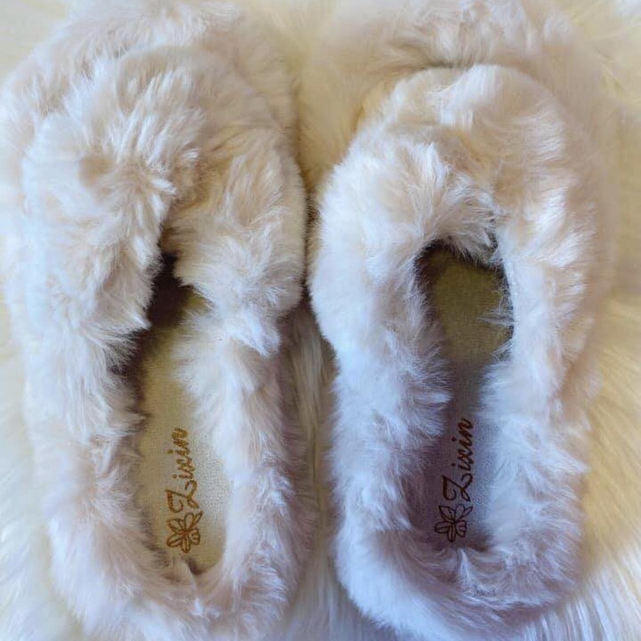 Women’s Fluffy Furry Fur Slipper Size 36 Small - Depop