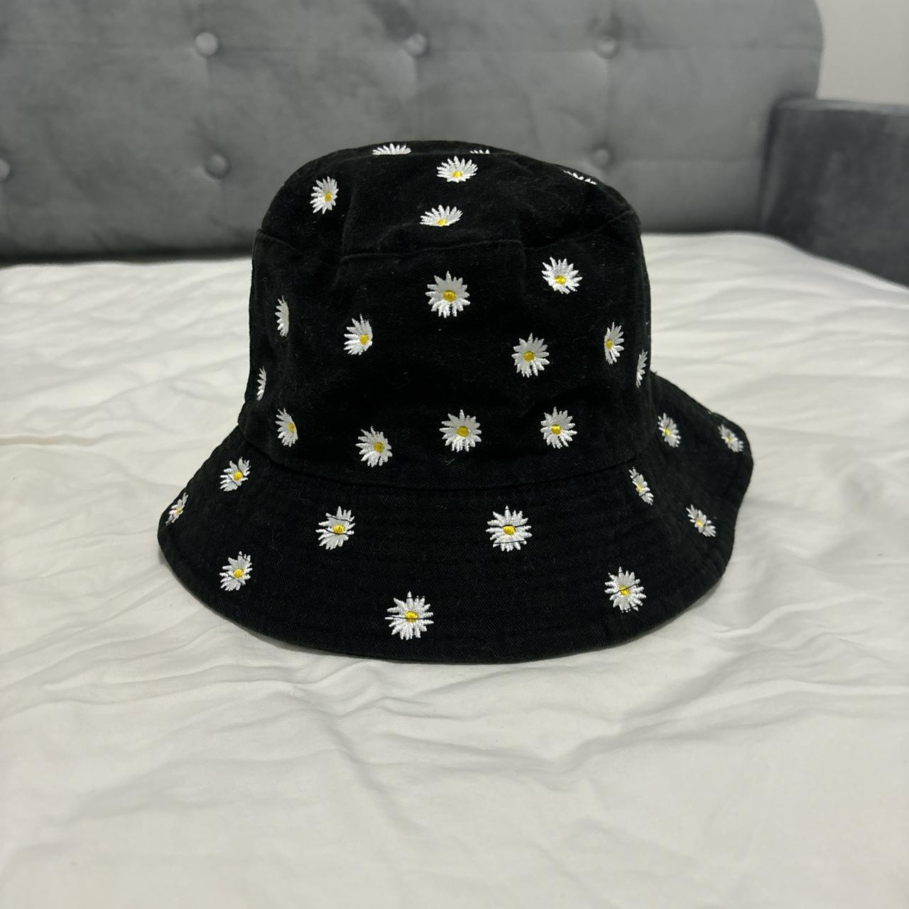 item listed by claudiapirog
