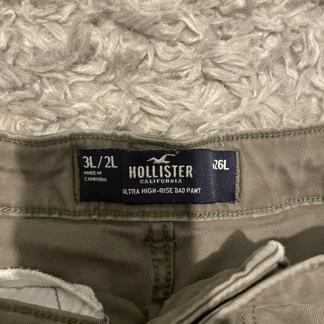 Cute olive green Hollister cargo pants they are... Depop