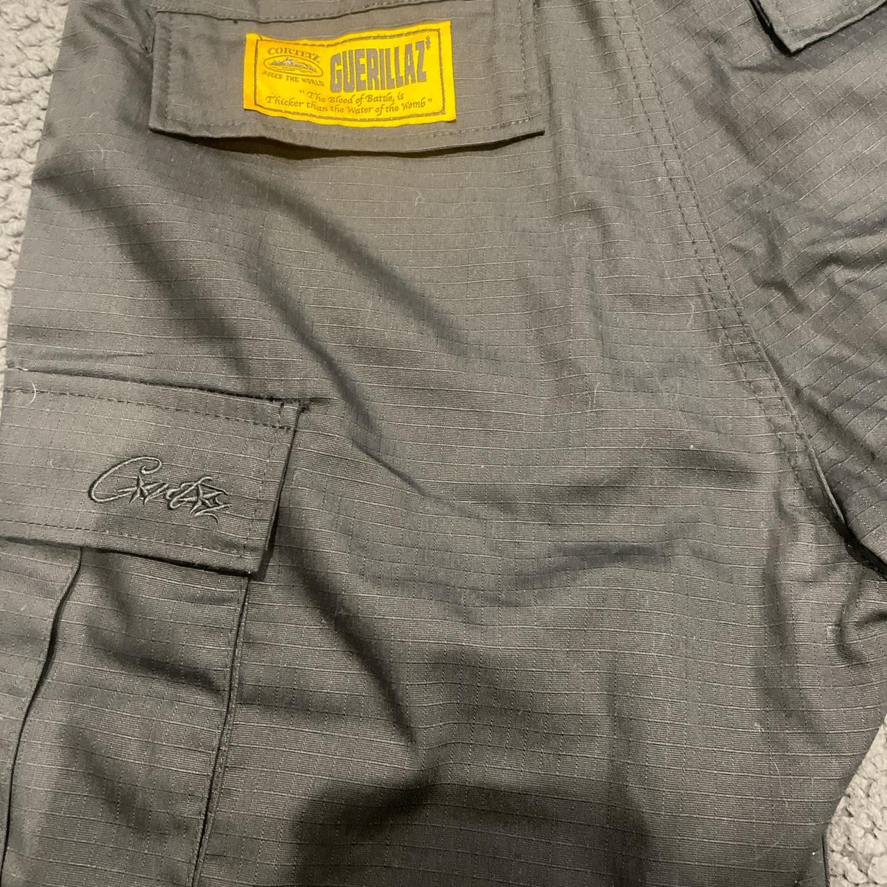 black corteiz cargo shorts (Medium) - Depop