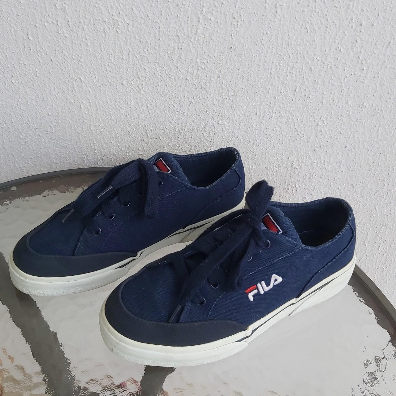 Fila navy sale blue shoes