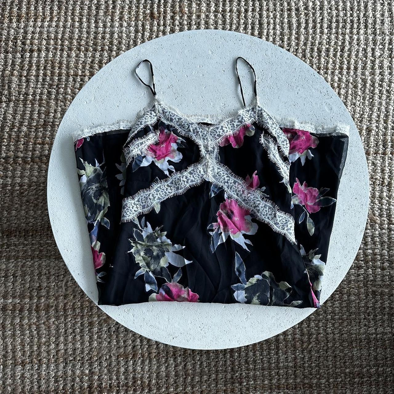 item listed by curatedbyteresa