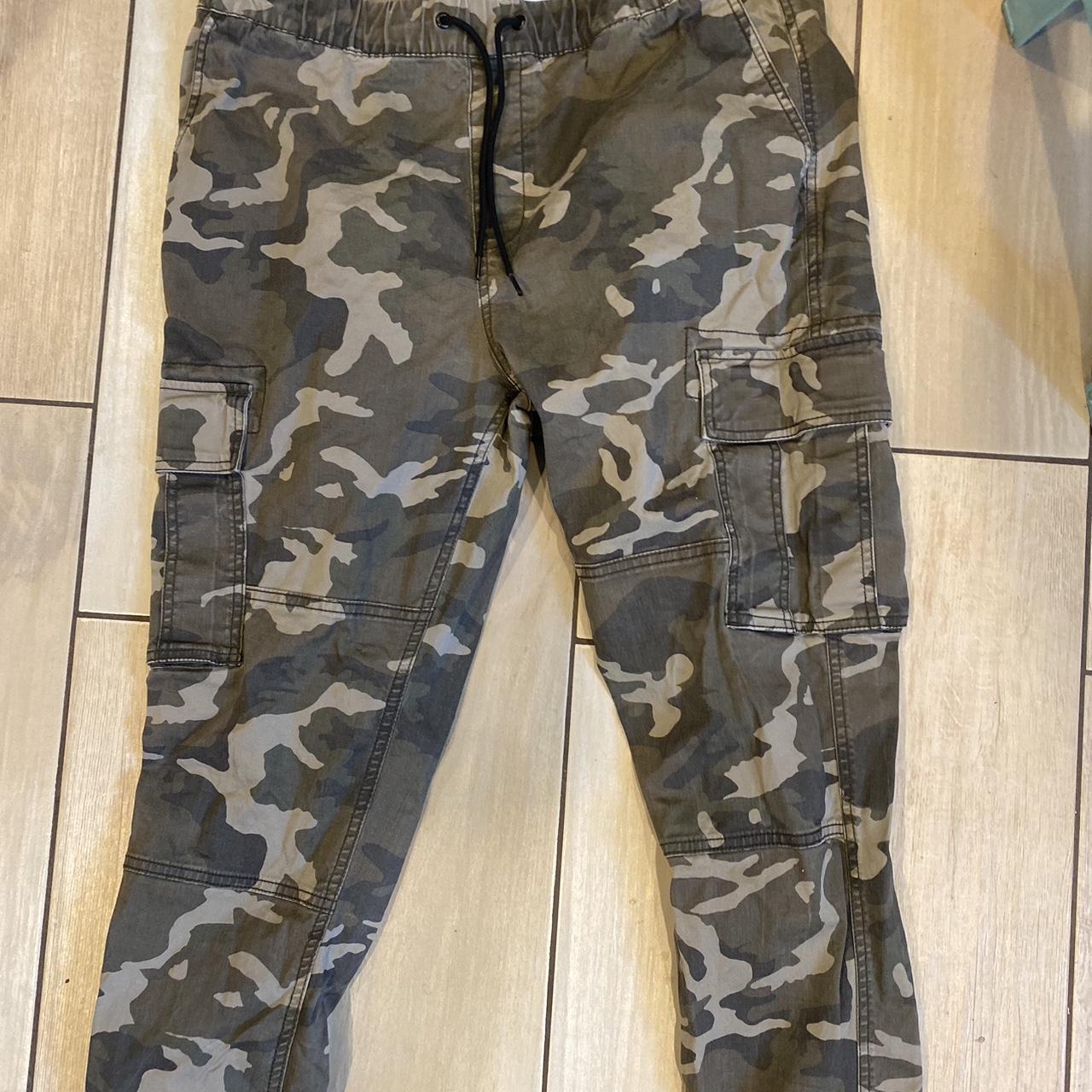 Old Navy Camo Joggers - Depop