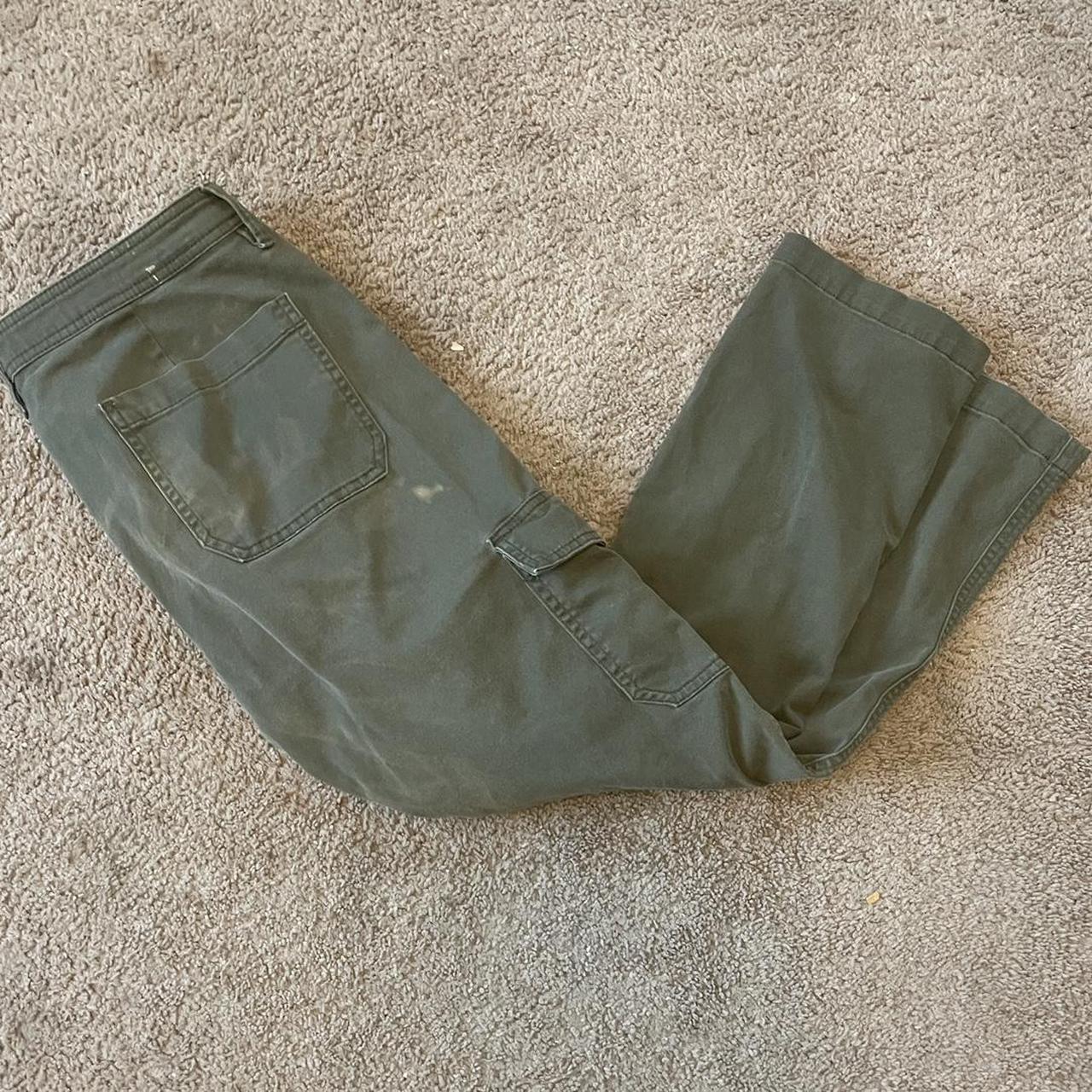 Youth green j crew cargo pants size 8 fits big - Depop