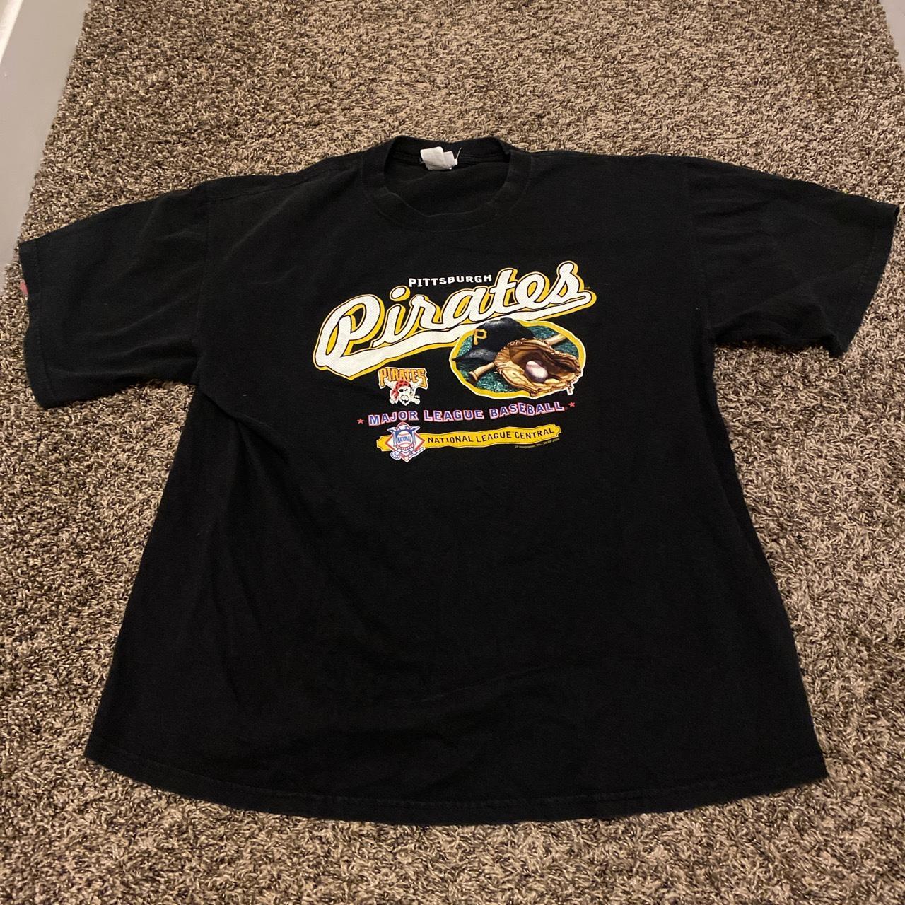 Vintage Men’s Pittsburgh Pirates MLB t-shirt - Depop