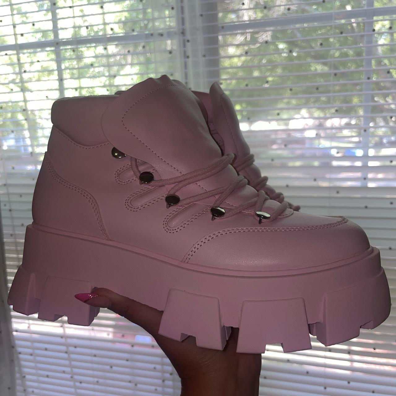 Forever 21 deals pink boots