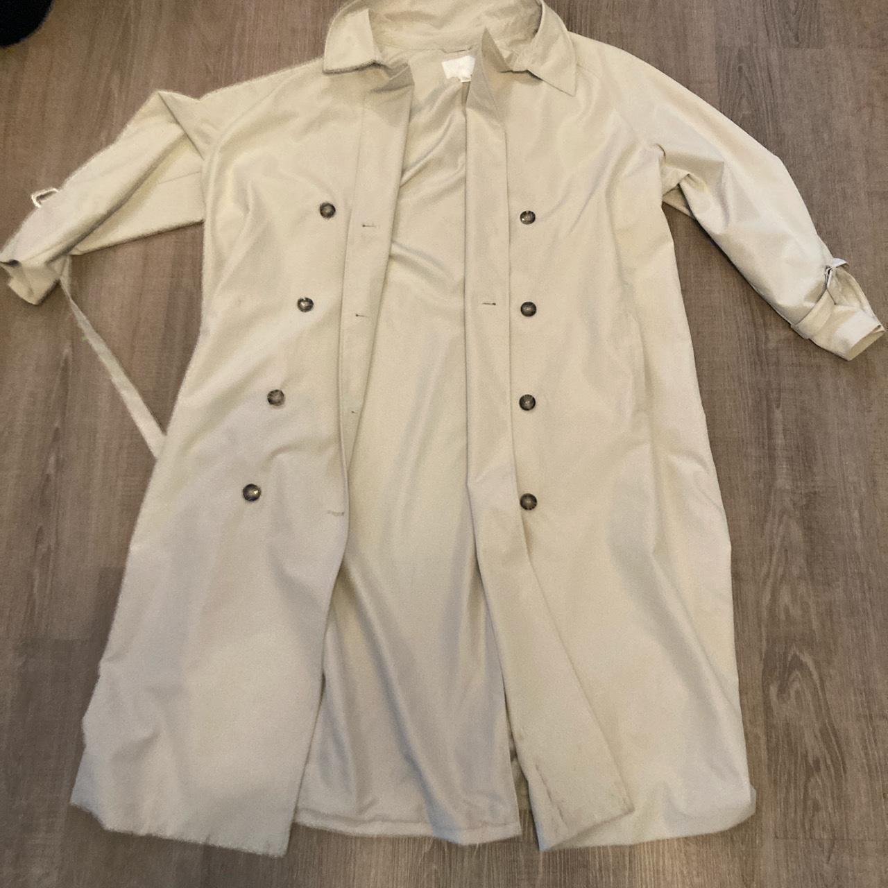 Over sized trench coat Cream xxl runs small H&M - Depop