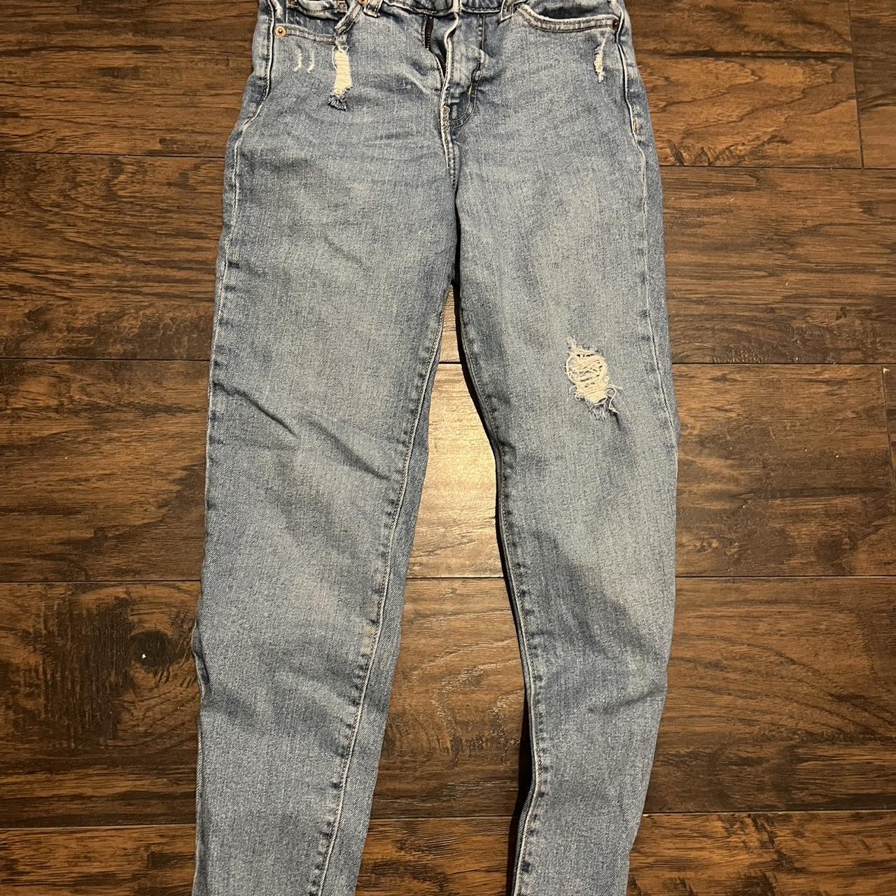 item listed by mialedesma10