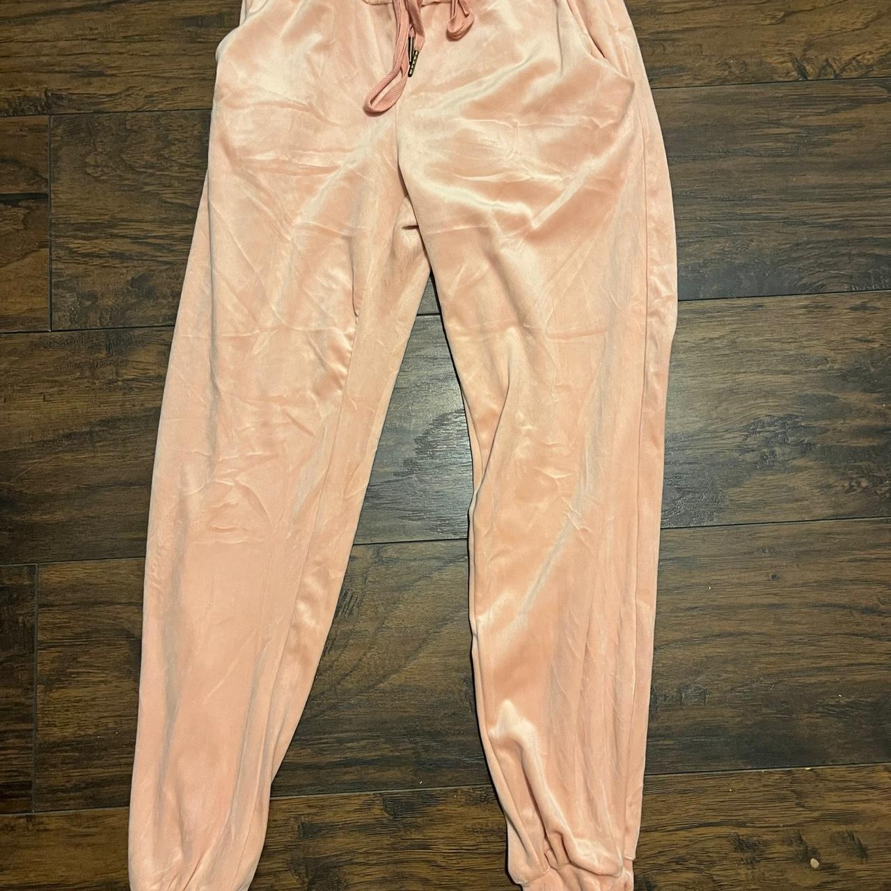 item listed by mialedesma10