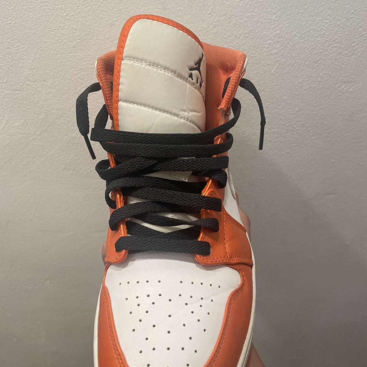 aj1 mid electro orange