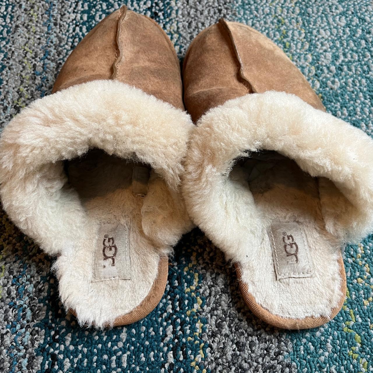 *NICE* UGG fuzzy slippers, womens size 8 Good... - Depop