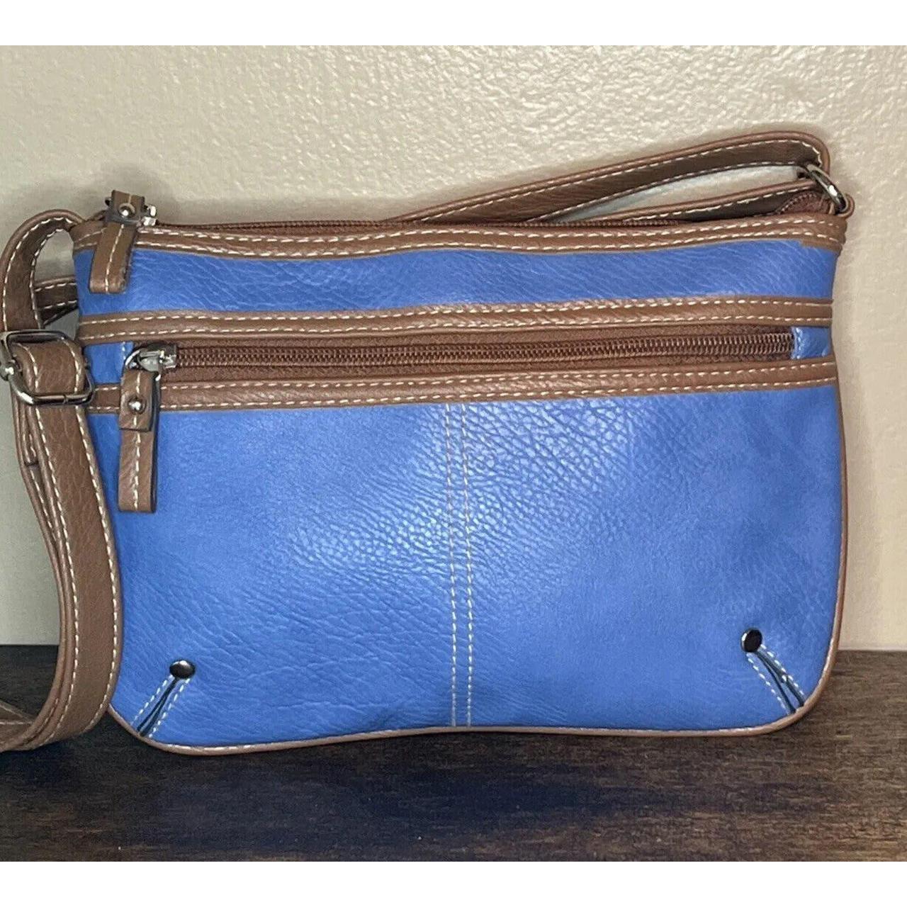 This Croft Barrow crossbody purse is perfect for Depop