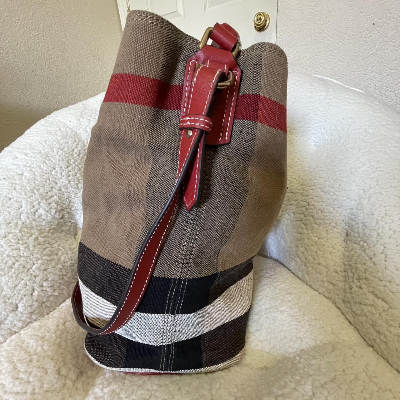 Burberry susanna clearance medium bucket bag