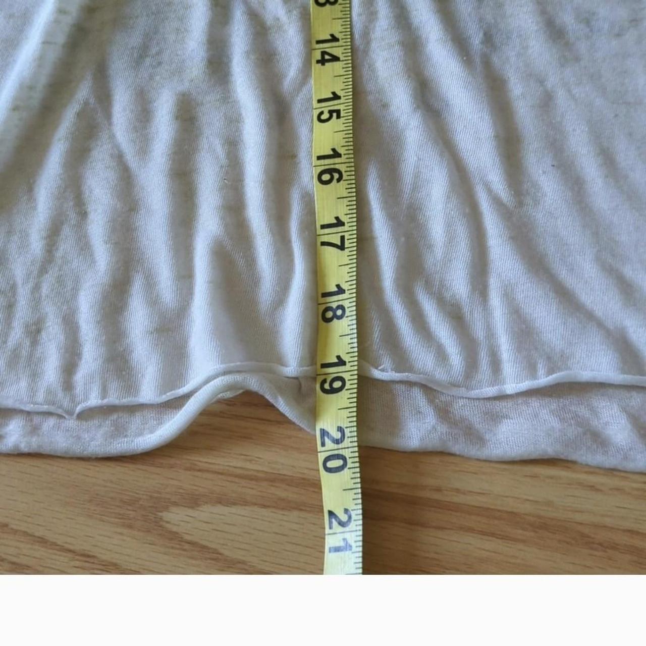 Boho Elephant Metallic Beige Cropped T-Shirt- SZ XS - Depop
